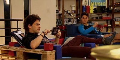 Cartel de Una Nueva Competencia, Sobre Ruedas