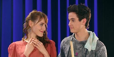 Cartel de Secretos del Pasado, Sobre Ruedas