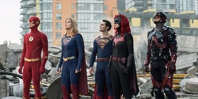 Cartel de Crisis on Infinite Earth : Hour One