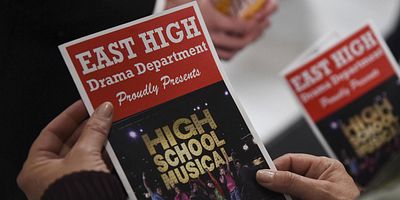 Cartel de Opening Night