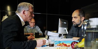 Cartel de Chapter 9: The Perfumer and the Tanner