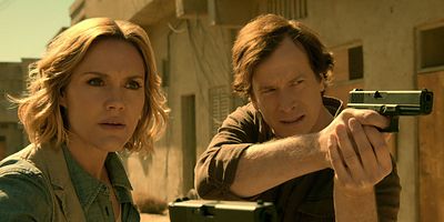 Cartel de Dumb Doggy