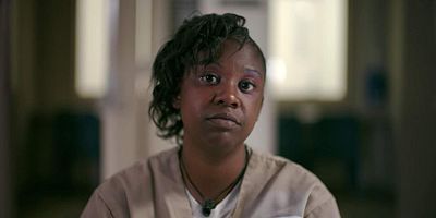 Cartel de Crossing The Line