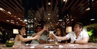 Cartel de Last Night in Paradise