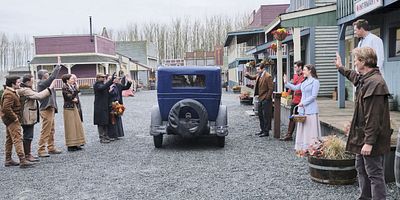 Cartel de New Possibilities