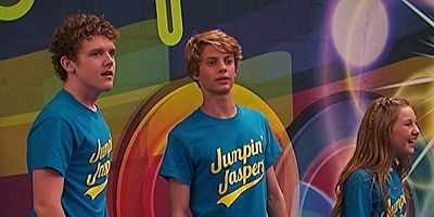 Cartel de Dodging Danger