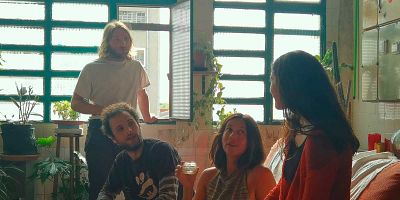 Cartel de Mira este vídeo de gatitos