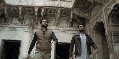 Cartel de Love All, Trust a Few, Do Wrong to None