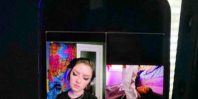 Cartel de Everything's Very Depressing Rn