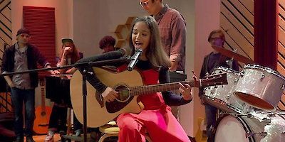 Cartel de Mrs. Harris' Opus