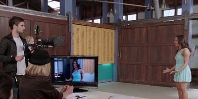 Cartel de Fake It Until You Make It