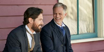 Cartel de Honestly, Elizabeth