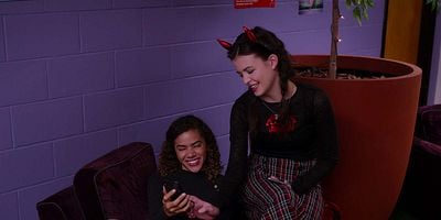 Cartel de Boo, Bitch