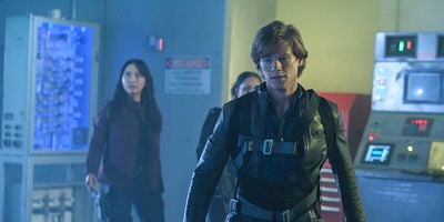 Cartel de Diamond + Quake + Carbon + Comms + Tower