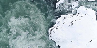 Cartel de Frozen Calm