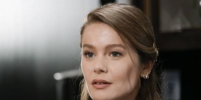 Cartel de Camdaki Kız 1.Bölüm