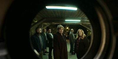 Cartel de And it's getting more and more absurd