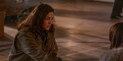 Cartel de Would The World Be Kind