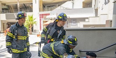 Cartel de Desperate Times