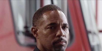 Cartel de Phoenix from the Flame