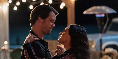 Cartel de Never Let You Go