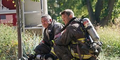 Cartel de Two Hundred