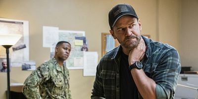 Cartel de Close To Home