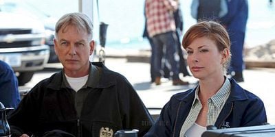 Cartel de Oil & Water