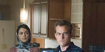 Cartel de Sigue dando positivo