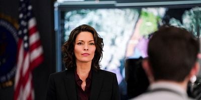 Cartel de Love Is Blind