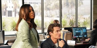 Cartel de Star Crossed