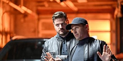 Cartel de Fake It' Till You Make It