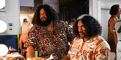 Cartel de Chest to Chest