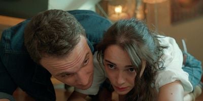 Cartel de Ya Çok Seversen 1.Bölüm