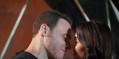 Cartel de Ya Çok Seversen 5.Bölüm