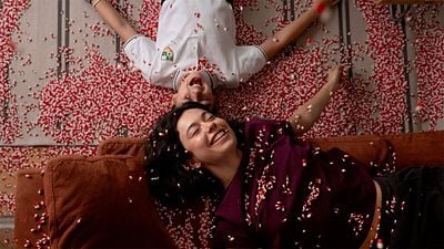 35,000 pastillas para crear la mejor comedia del año: “Tuve cápsulas en partes del cuerpo en las que no entiendes cómo han llegado ahí” noticias imagen