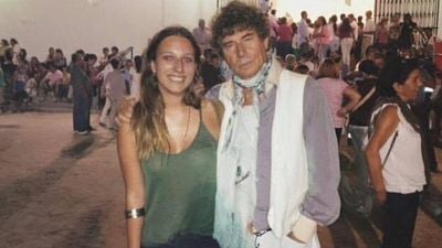 "Mi padre no ha ejercido de padre": Lola, la hija de Jesús Quintero, ha hecho una miniserie sobre 'El loco de la colina' como proceso curativo noticias imagen