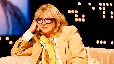 Emma Suárez sobre trabajar con Pedro Almodóvar: "Empecé sintiendo ilusión, pero en un momento dado sentí que ponía cierta distancia" noticias imagen
