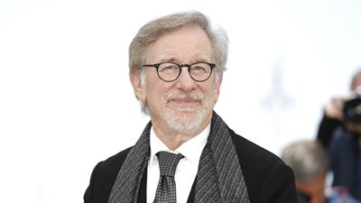 "Vendieron a algunos de mis mejores amigos cineastas": Steven Spielberg carga contra Warner por "relegar" películas a HBO Max