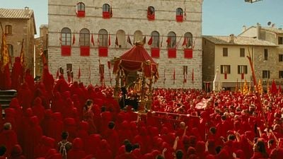 El famoso romance entre una adolescente y un hombre de 121 años que te obsesionó en los 2000 tendrá ahora una serie (y parece tarea imposible que no dé 'cringe') noticias imagen