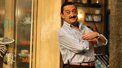 "Me daba pánico interpretar a un racista homófobo": Mariano Peña confiesa que sentía al leer los guiones de 'Aída' noticias imagen