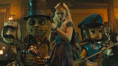 La película más cara de la historia de Netflix no funcionaría en un cine: 'Estado eléctrico' está bien, pero solo si la ves desde casa noticias imagen