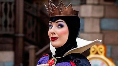 La Reina Malvada fue despedida de Disneyland sin previo aviso tras 8 años de trabajo: Al aparecer “todo se redujo a romper una regla” noticias imagen
