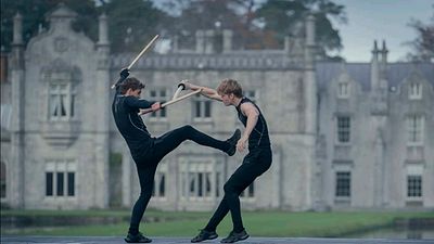 La serie de fantasía que Netflix se arriesgó a enfrentar a 'Los Anillos de Poder' y 'La Casa del Dragón': perdió y poco tiempo después ya estaba cancelada noticias imagen