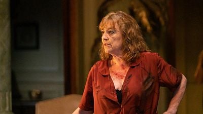 Bayona apuesta por el terror en su nueva película como productor: descubre en exclusiva el 'teaser tráiler' de 'Vieja loca' noticias imagen