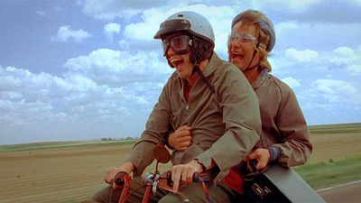 Jim Carrey cobró 140 veces más que Jeff Daniels por 'Dos tontos muy tontos': el estudio pensaba que no aceptaría pero lo hizo noticias imagen