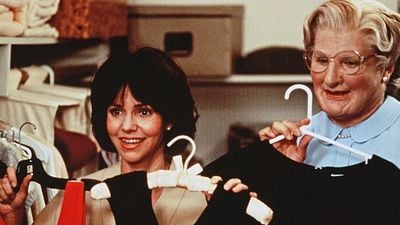 El gesto de Robin Williams con Sally Field durante el rodaje de 'Señora Doubtfire' tras la muerte de su padre: "Hizo que rodaran sin mí" noticias imagen