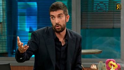 Iba a ver 'La Revuelta' como público y acabó registrado por la Policía: El malentendido que obligó a detener un tren camino a Madrid noticias imagen