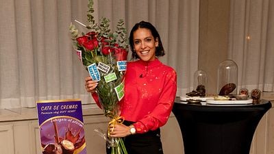 "Esto es muy surrealista": La inocentada a Lorena Castell que acabó a tartazos noticias imagen