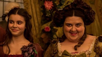 Acaba de estrenarse una de las miniseries del año: 6 episodios de la versión más absurda de la realeza noticias imagen